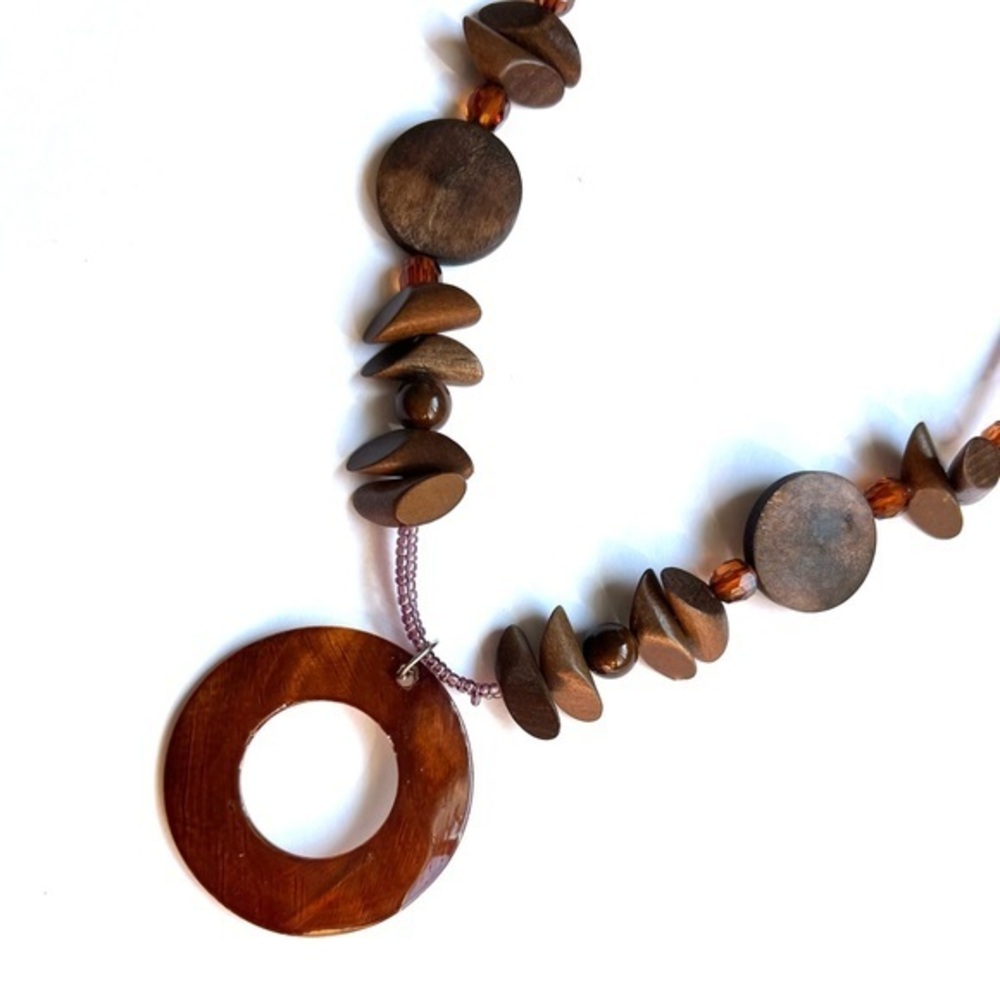 Victoria Leland Designs Elegant Brown Wooden Necklace with bracelet